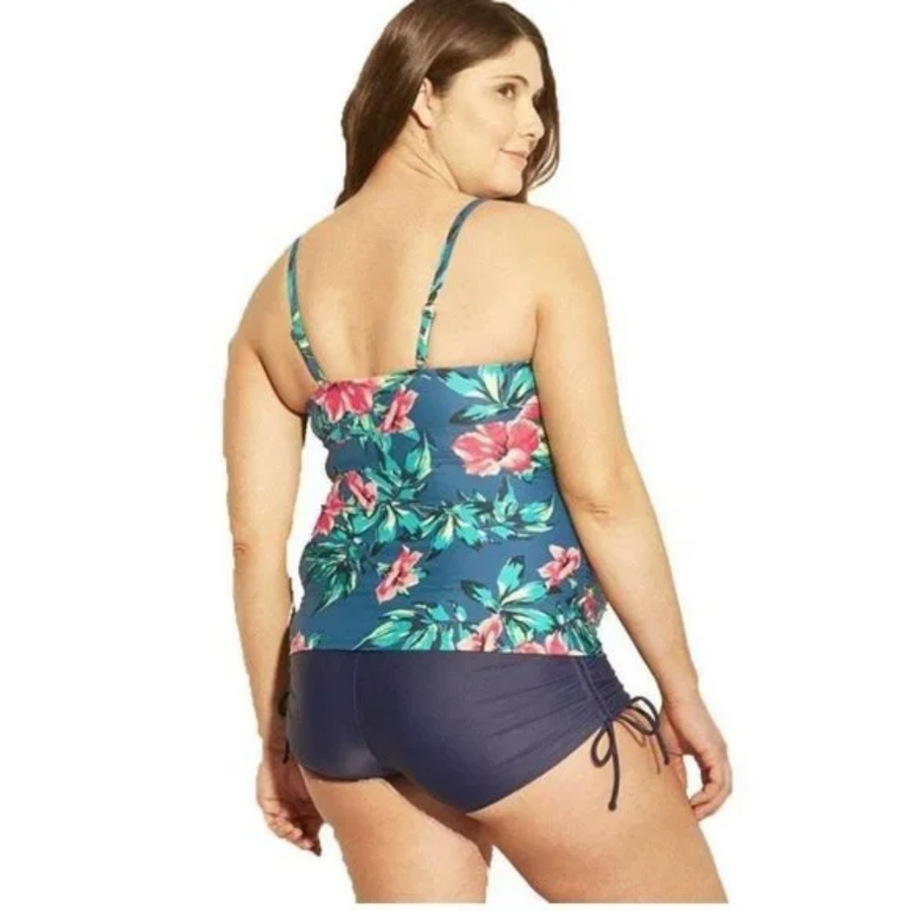 NWT Isabel Maternity by Ingrid and Isabel Tankini